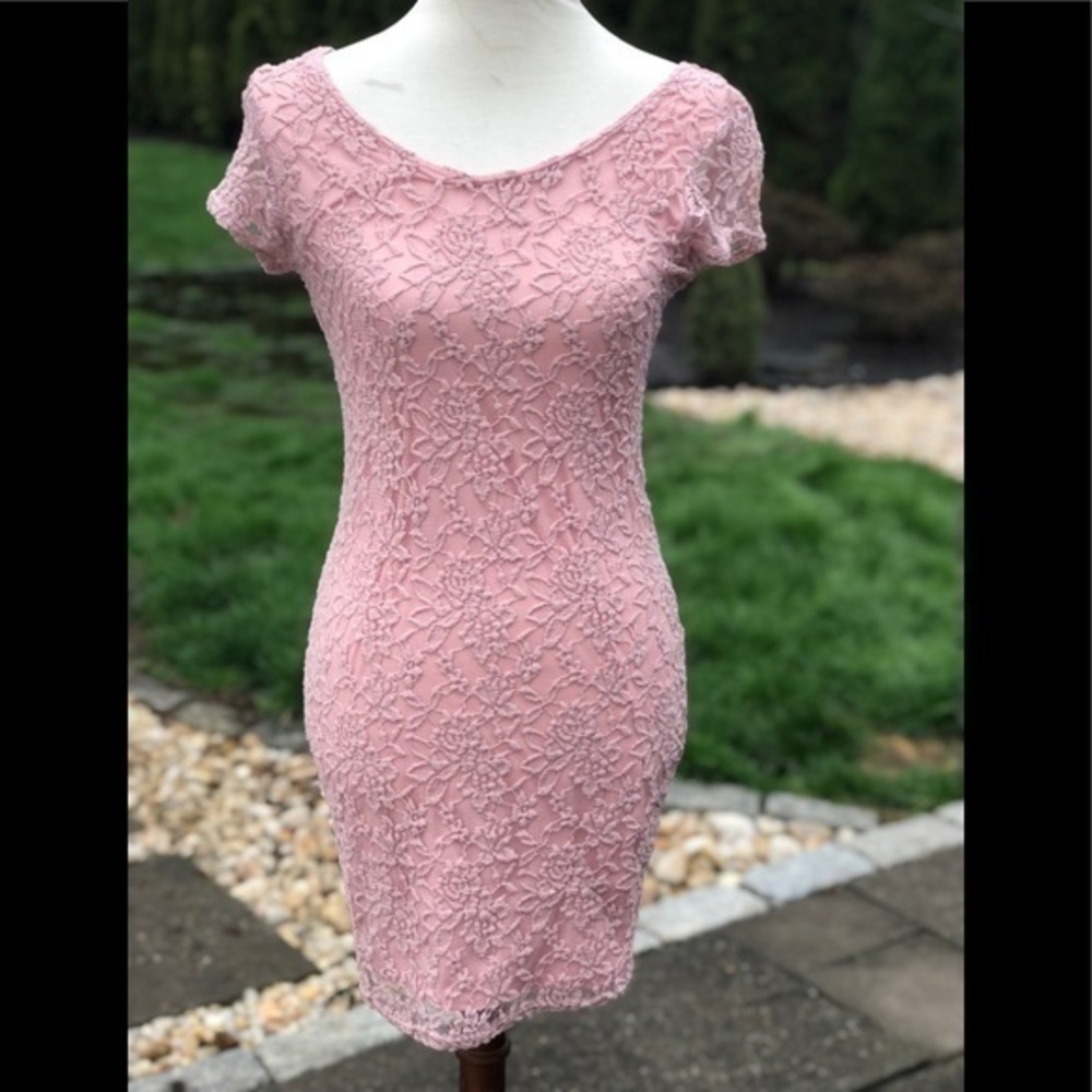 Please dress with liner by TMG New York